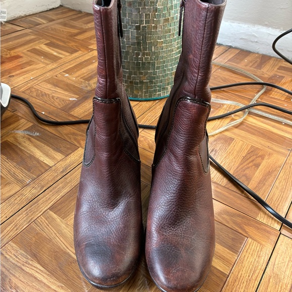 Cole Haan Leather Women's Boots 8 - Picture 3 of 8